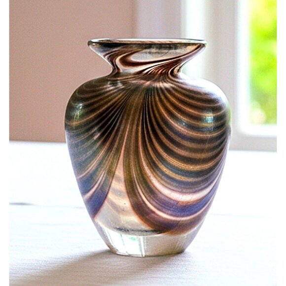 Cal Breed amethyst Feathered Art Glass Vase With Elegant Iridescent Detailing si - Picture 1 of 8